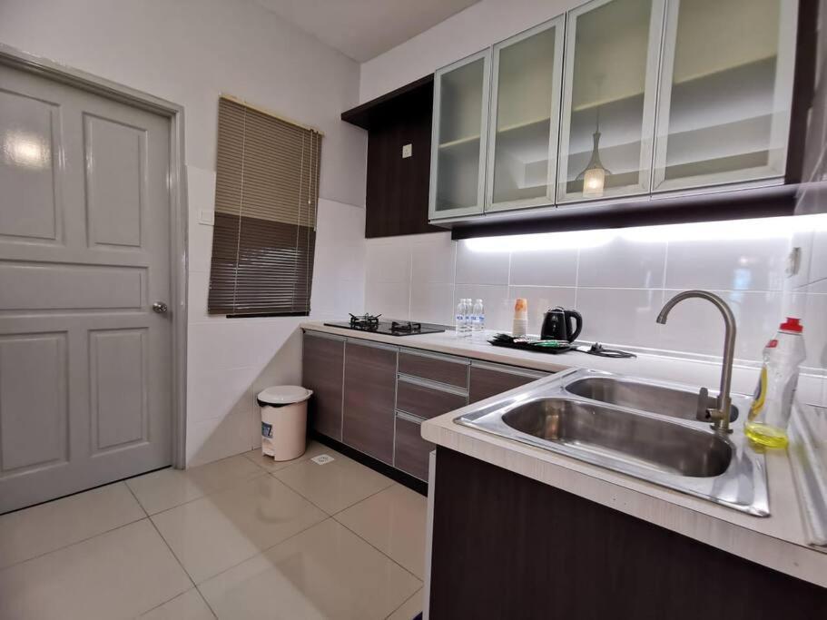 Glamorous At Kinta Riverfront Apartment Ипох Экстерьер фото