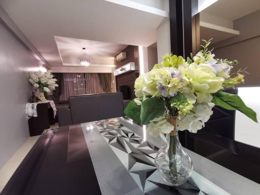 Glamorous At Kinta Riverfront Apartment Ипох Экстерьер фото