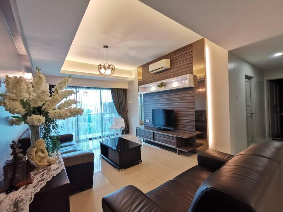Glamorous At Kinta Riverfront Apartment Ипох Экстерьер фото