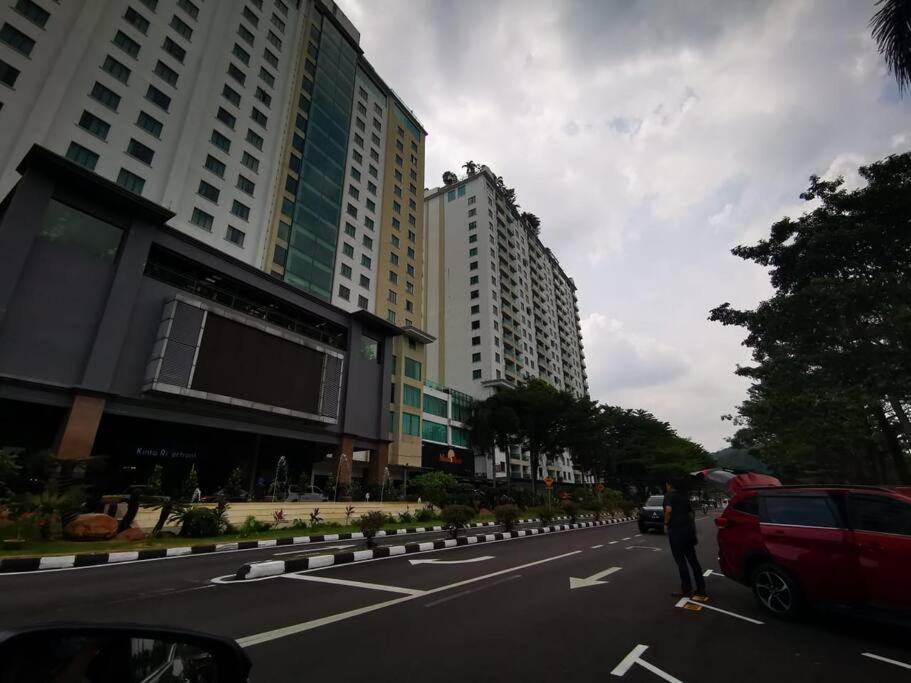 Glamorous At Kinta Riverfront Apartment Ипох Экстерьер фото